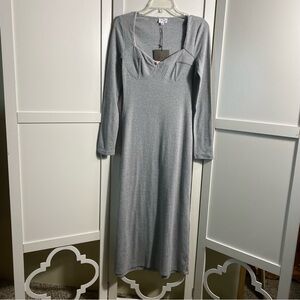 Le Lis Women’s Gray Long Sleeve Sweetheart Neck dress Size Medium New With Tags